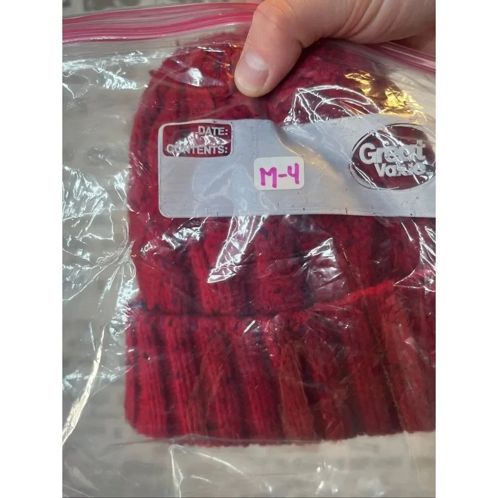 American Eagle | red knitted beanie